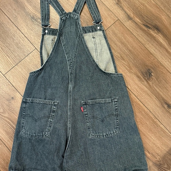 Vintage Style Levi’s Dark Wash Shortall Overalls Size Small - Picture 5 of 8
